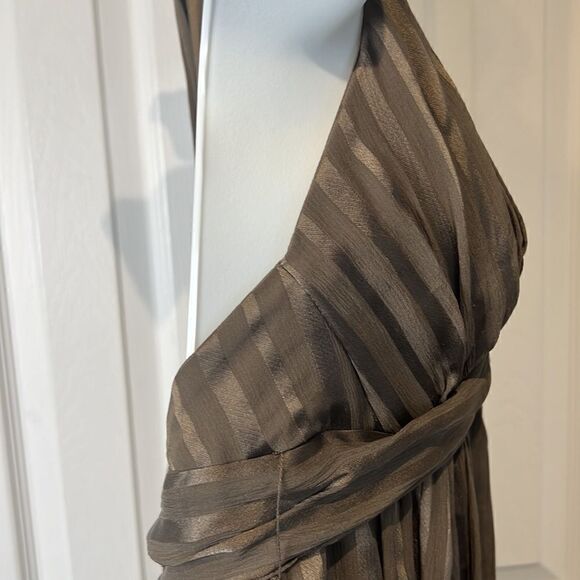 BCBG MAXAZRIA Silk Bronze/Brown Empire Waist Halter Dress Size 4 - Picture 13 of 15
